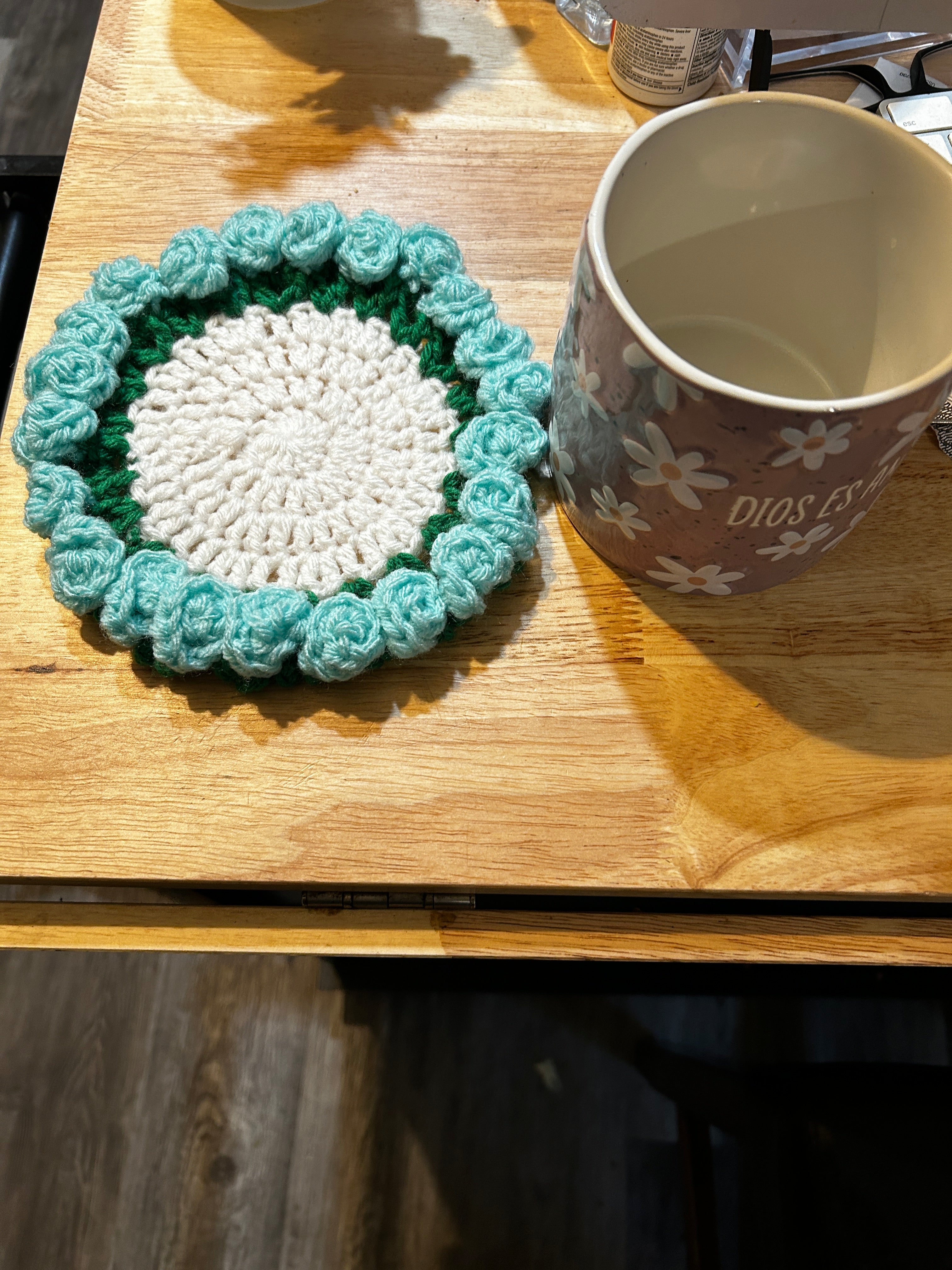 Crochet flower bouquet coaster 🤍💐